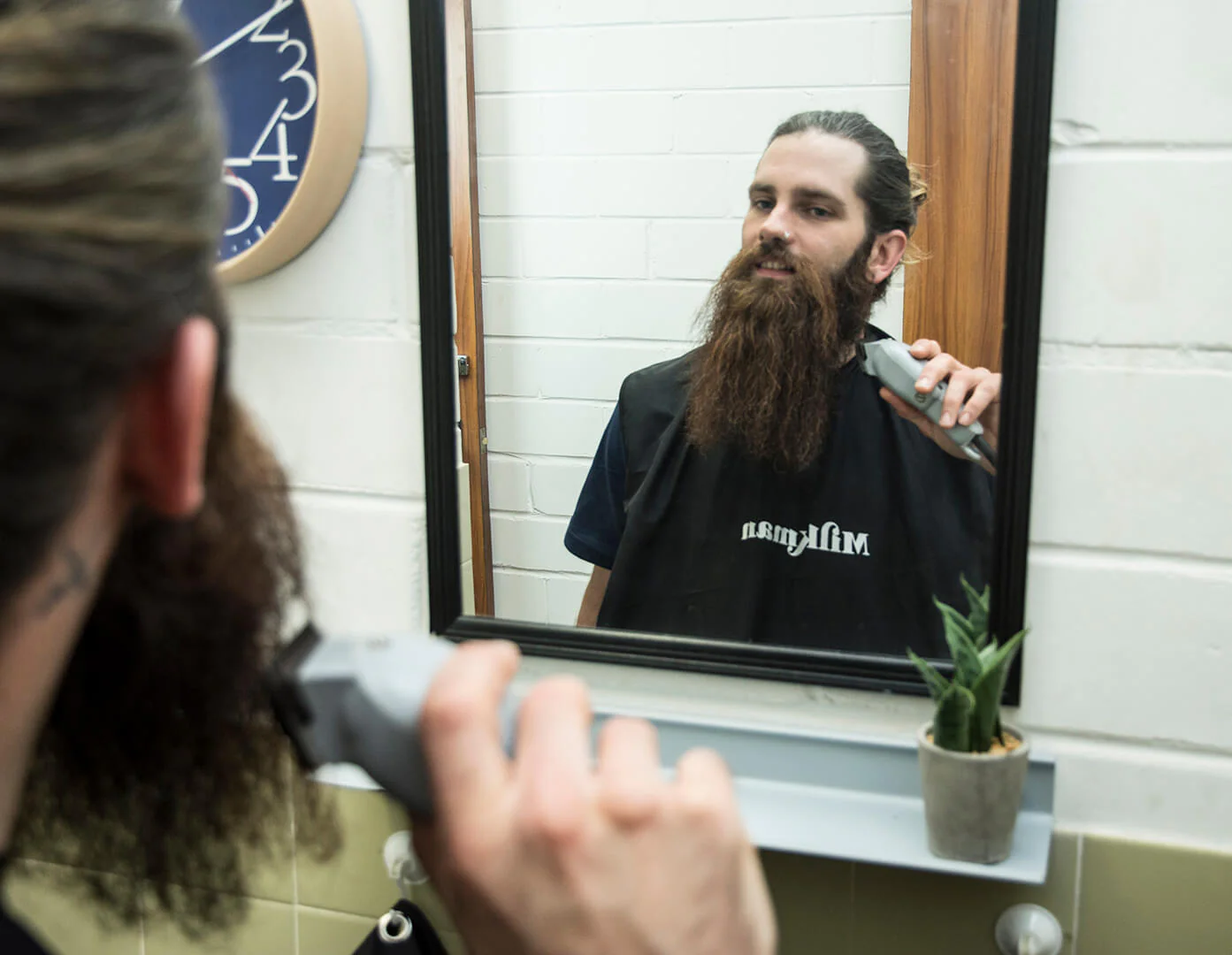 Beard Cape - Image 4